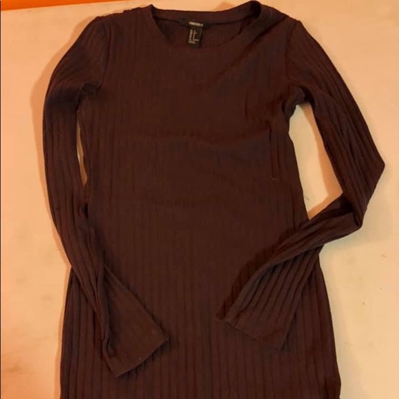 Dresses - Picture 2 of 4